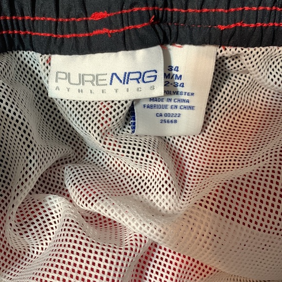 Swim shorts BNWT size 32/34 red and black Hawaiian floral - Picture 5 of 8